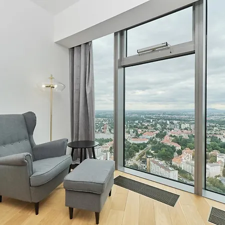Sky Tower - Luxurious 37Th Floor Apartment By Renters