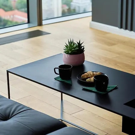 Sky Tower - Luxurious 37Th Floor Apartment By Renters