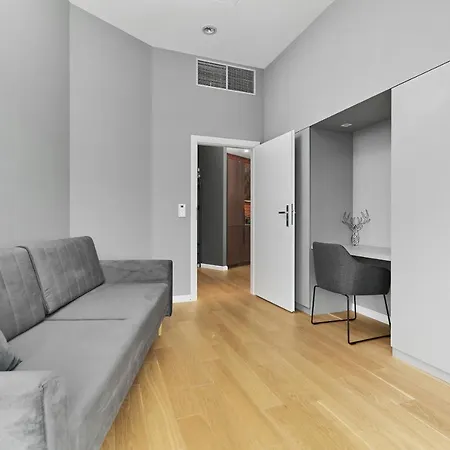Sky Tower - Luxurious 37Th Floor Apartment By Renters *