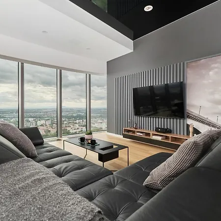 Sky Tower - Luxurious 37Th Floor Apartment By Renters ヴロツワフ