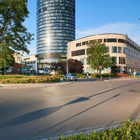 Daire Sky Tower - Luxurious 37Th Floor Apartment By Renters Wroclaw
