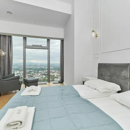 Daire Sky Tower - Luxurious 37Th Floor Apartment By Renters